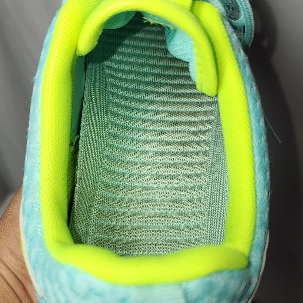 Nike Roshe Run Sky Green 724850 371 Women's Size 8  Trainers Running Shoes‎